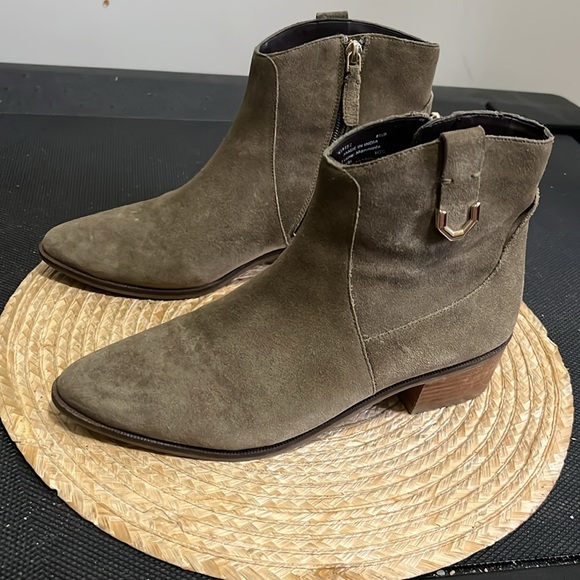 Cole Haan Leather Suede Olive Green Chealse Ankle Booties Size 8.5 - Picture 3 of 8